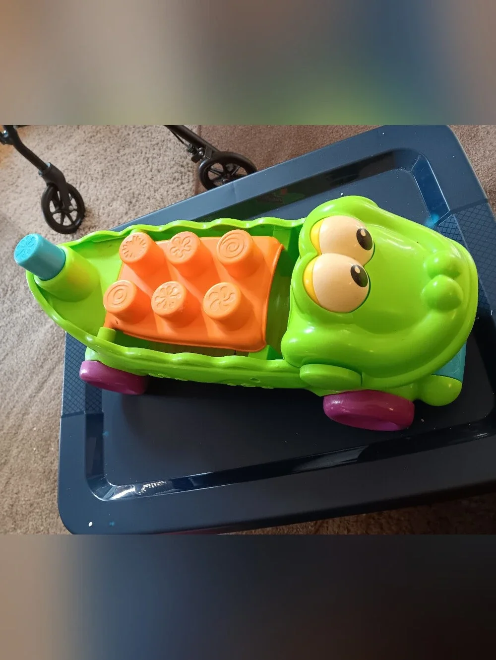 Fisher Price Green Frog Stack & Ride Toy Pull Toy